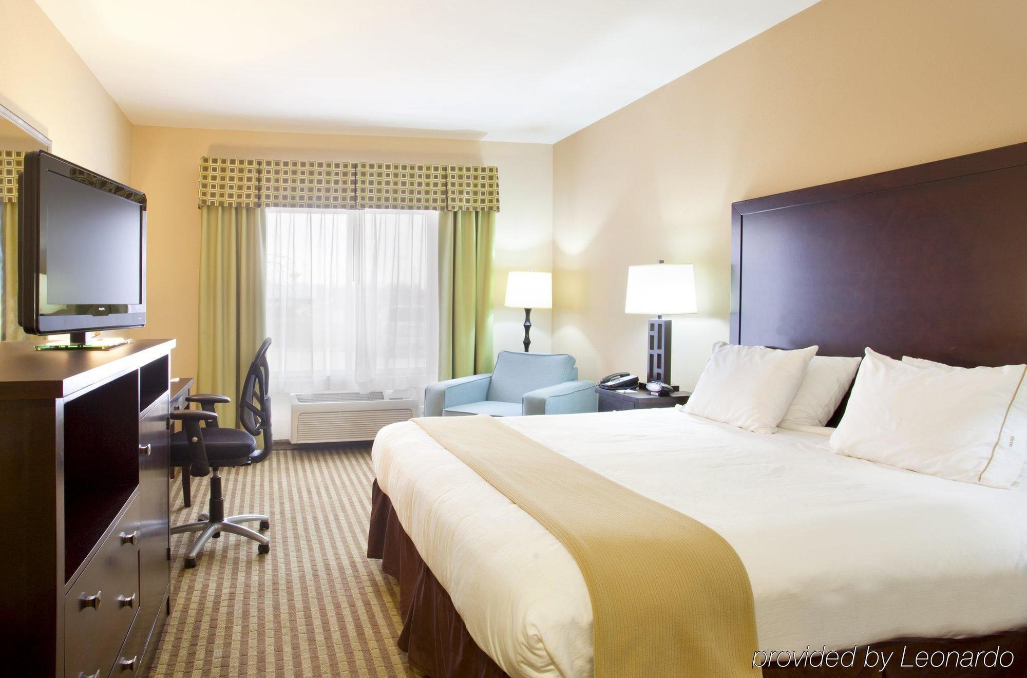 Pike Inn Le Roy - Bloomington Southeast Area Номер фото